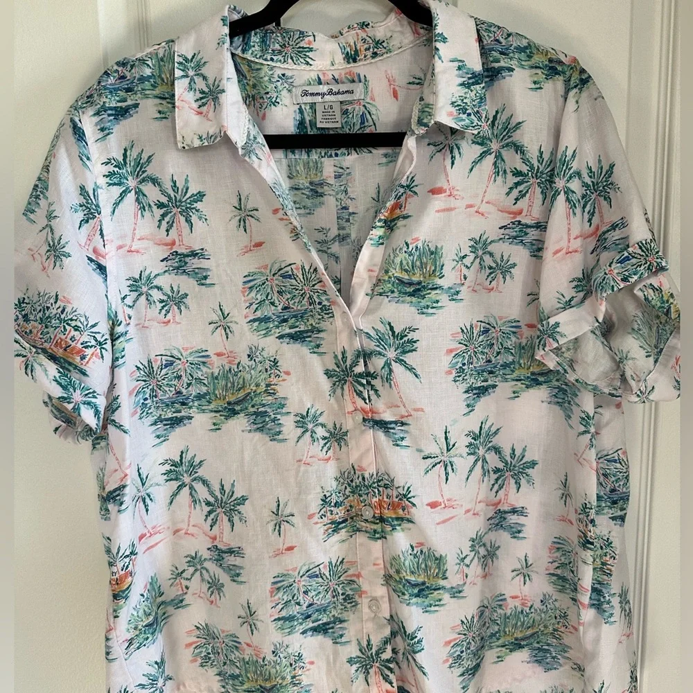 Tommy Bahama Women’s Shirt - Picture 2 of 3
